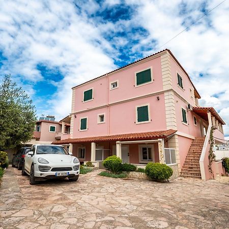 Cozy Apartments Downtown Ksamil Exterior photo
