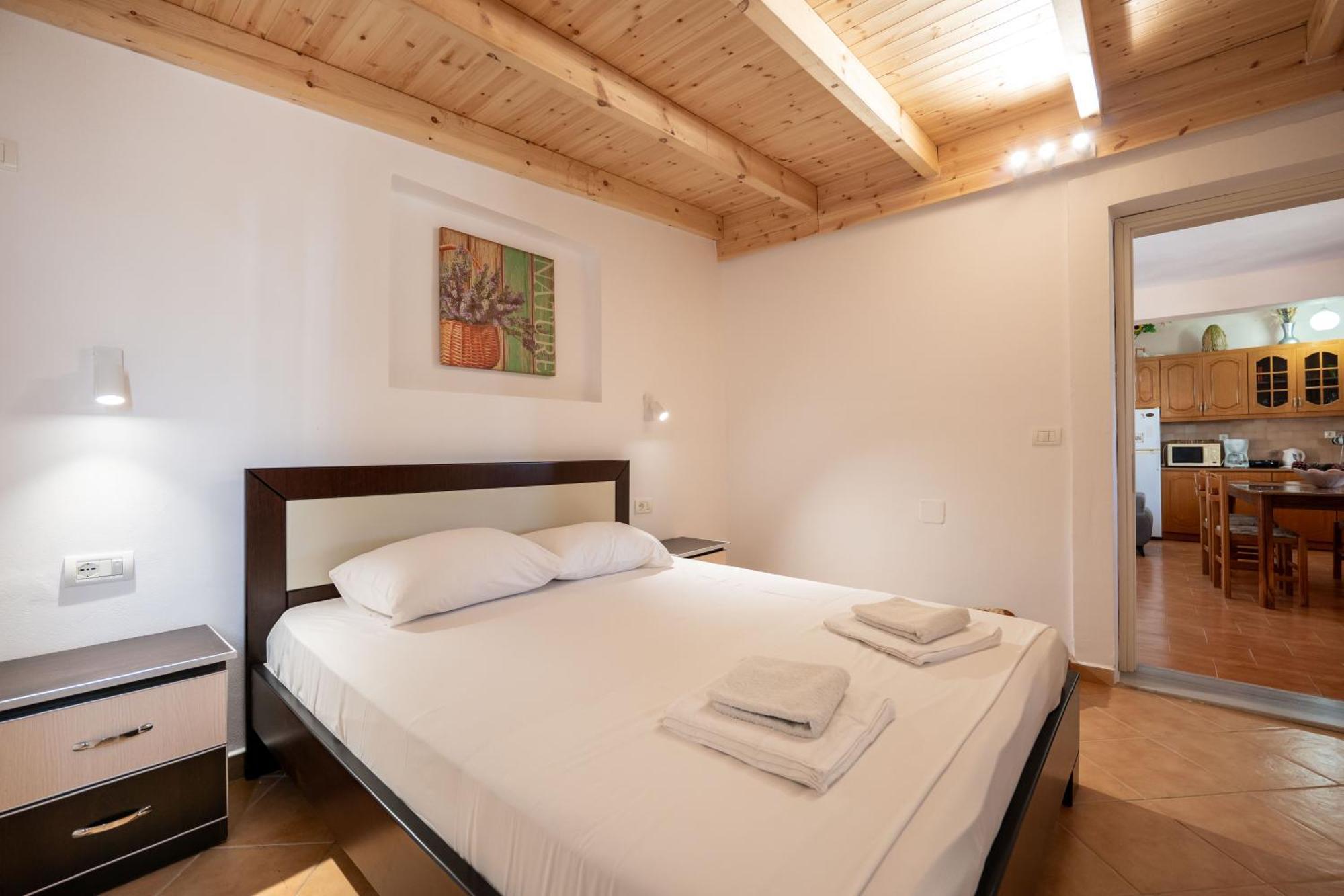 Cozy Apartments Downtown Ksamil Exterior photo